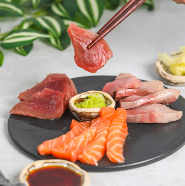 Assorted Sashimi Slices Platter (150g - Approx 9 pieces)